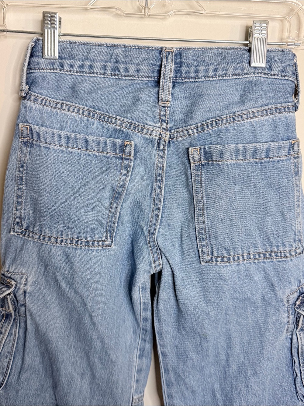 Old Navy Light Blue Wide-Leg Cargo Jeans for Girls - Picture 5 of 7